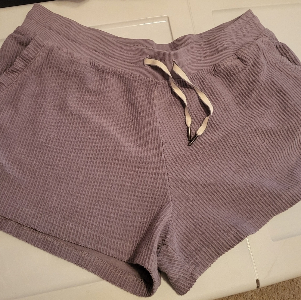 Soft lavendar Champion shorts - Picture 2 of 6